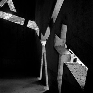 Museo Judío de Berlín, Daniel Libeskind, Sin título 7, julio de 1997. Cortesía de Hélène Binet.