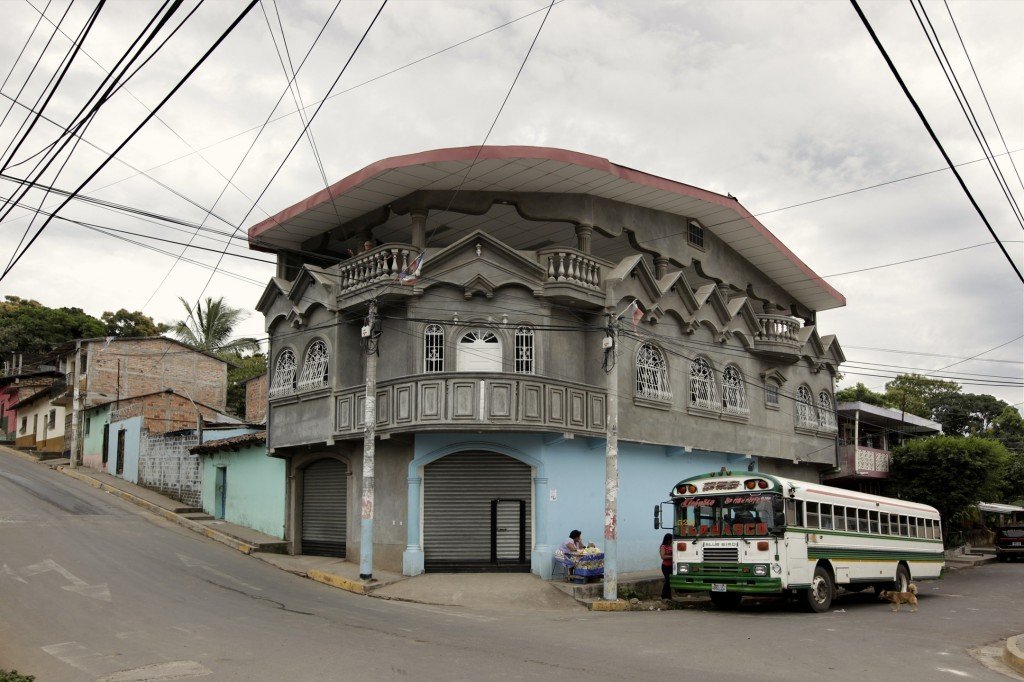 Casa en Ilobasco (El Salvador) por Walterio Iraheta, 2009.