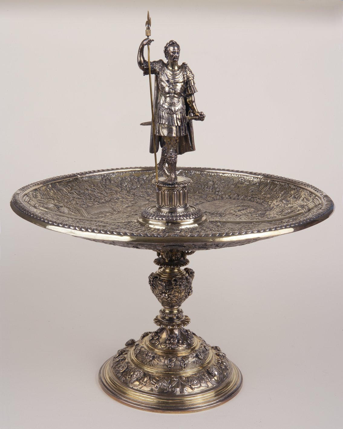 Taza Aldobrandini, Roma, h. 1570-80, plata dorada © Museo Lázaro Galdiano, Madrid.