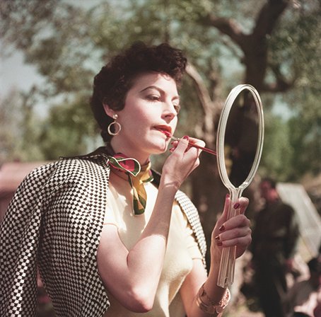 Ava Gardner en el rodaje de La condesa descalza, por Robert Capa, Tivoli, Italia, 1954 © Robert Capa/International Center of Photography/Magnum Photos.