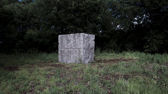 Cubo de conjunto escultórico de Monteagudo, por Ulrich Rückriem.