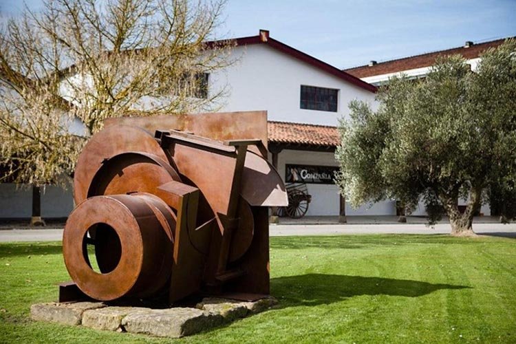 Las Esculturas De Anthony Caro Invaden La Bodega CVNE Descubrir El