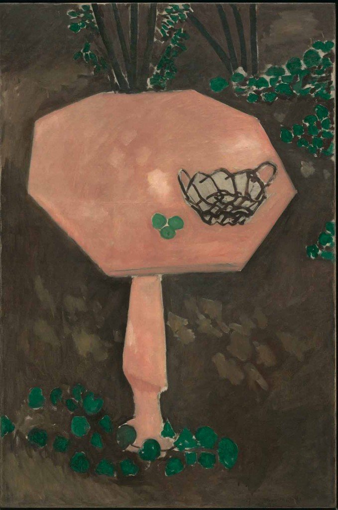 La mesa rosa de mármol, por Henri Matisse, Issy-les-Moulineaux, primavera-verano, 1917, óleo sobre lienzo, 146 x 97 cm, The Museum of Modern Art, Nueva York. Mrs. Simon Guggenheim Fund, 1956. Foto (c) 2015. Digital image, The Museum of Modern Art, New York/Scala, Florence / (c) Succession H. Matisse/ DACS 2015.